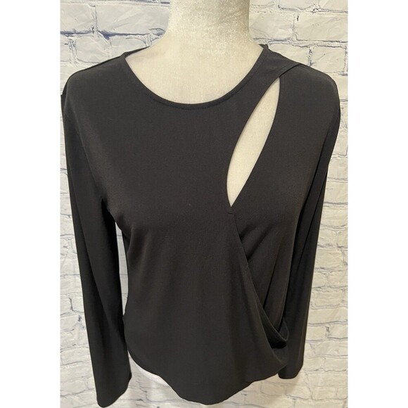 Bold Elements Cut To Curve Black Long-Sleeve black Top With unique cutout Large - Picture 2 of 6